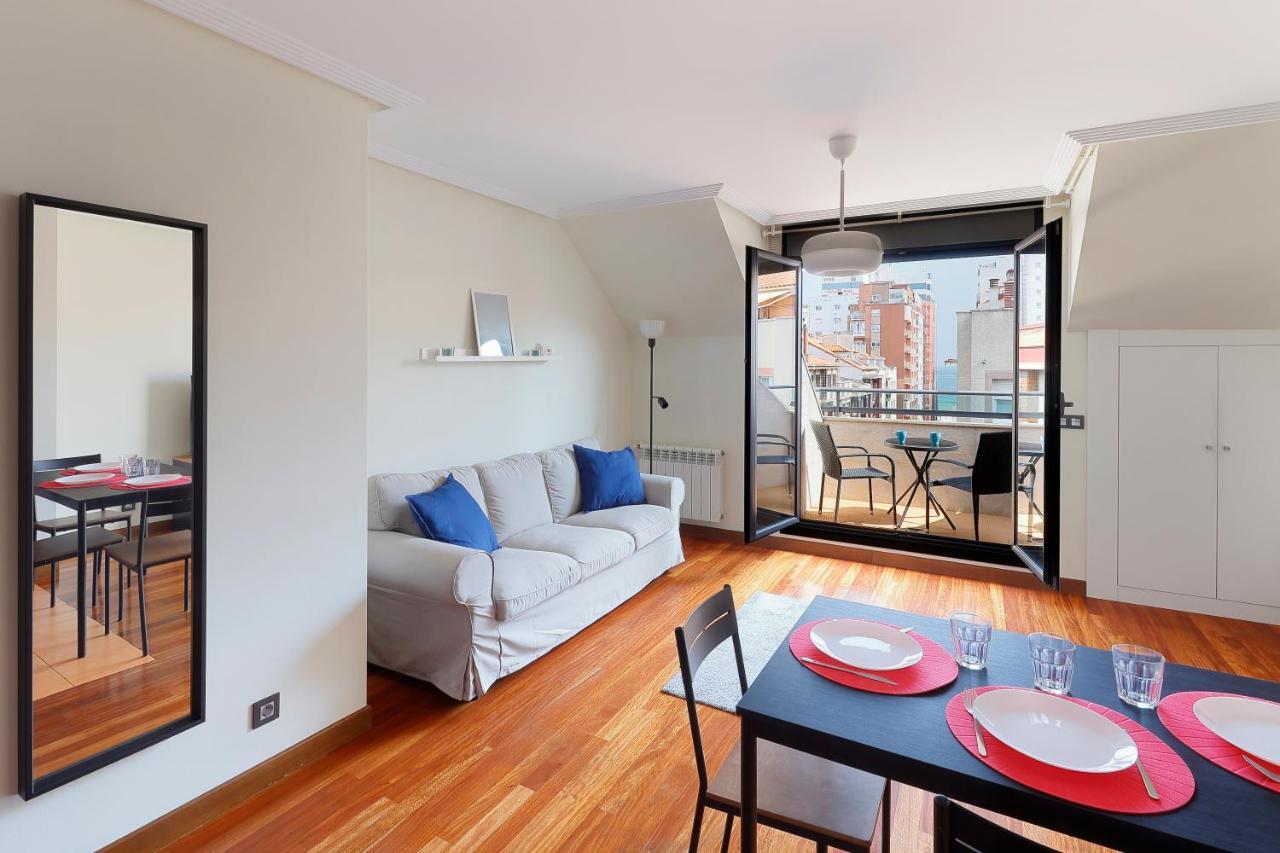 Atico Con Terraza, Vistas Al Mar Y Parking En Playa De S Lorenzo 기욘 외부 사진