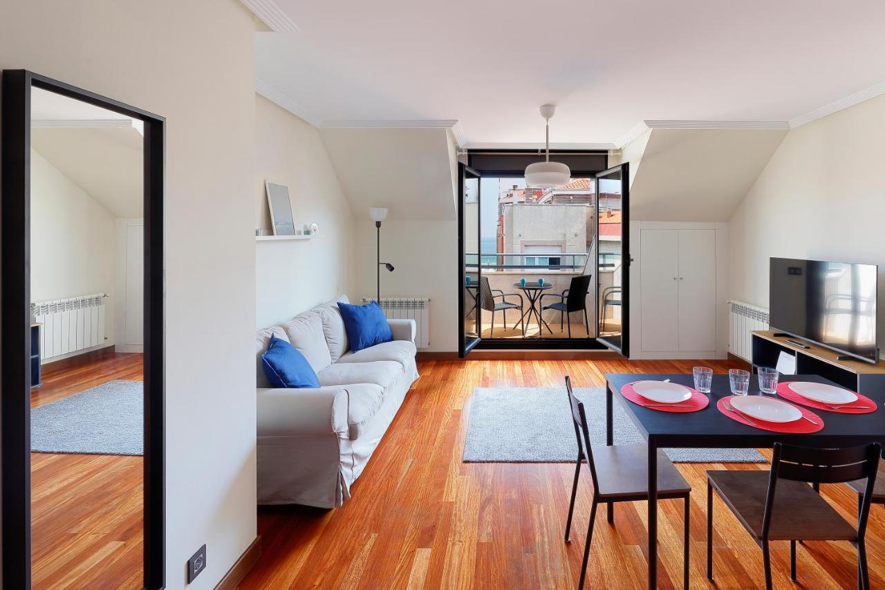 Atico Con Terraza, Vistas Al Mar Y Parking En Playa De S Lorenzo 기욘 외부 사진