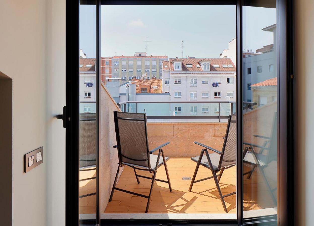 Atico Con Terraza, Vistas Al Mar Y Parking En Playa De S Lorenzo 기욘 외부 사진