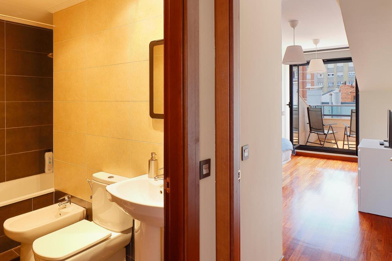 Atico Con Terraza, Vistas Al Mar Y Parking En Playa De S Lorenzo 기욘 외부 사진